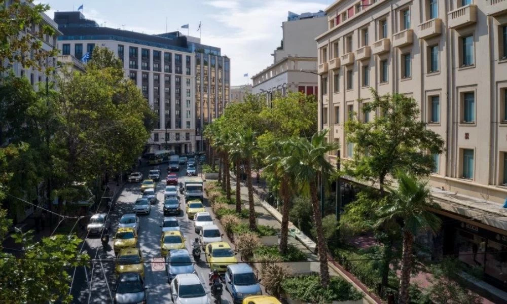 Ομόφωνο «ΝΑΙ» στην αναβάθμιση της Πανεπιστημίου-Έρχονται μεγαλύτερα πεζοδρόμια, έξυπνες διαβάσεις και 87 πλατάνια